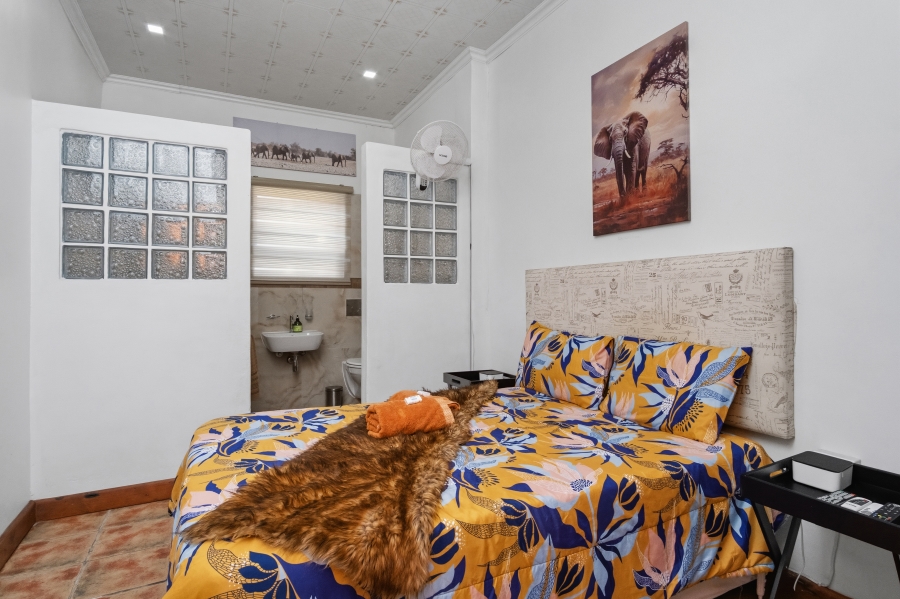5 Bedroom Property for Sale in Wynberg Western Cape
